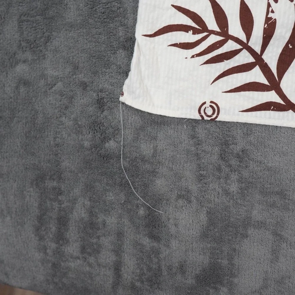 Distortion Hawaiian Tiger Shirt Men L Cream Beach‎ Club Bar Graphic Streetwear